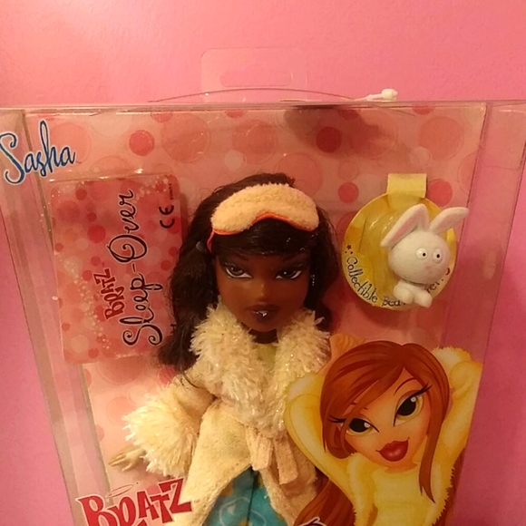 Bratz Sleepover Sasha Doll (1st edition) - Picture 2 of 3